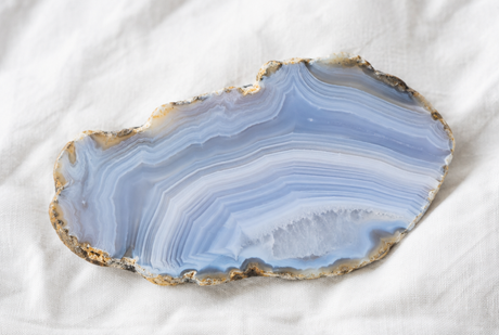Blue Lace Agate: Meaning, Properties & How to Use It