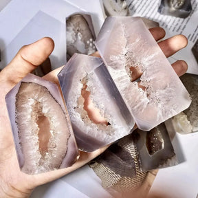 1PC Random High Quality Geode Agate Point,Natural Crystal Point,Decoration,Gemstone Jewelry,Glitter,Christmas Gift.