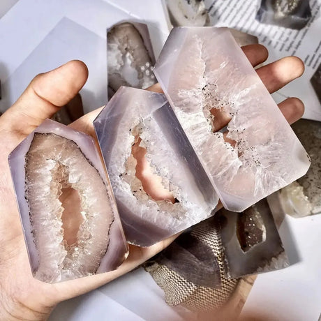 1PC Random High Quality Geode Agate Point,Natural Crystal Point,Decoration,Gemstone Jewelry,Glitter,Christmas Gift.