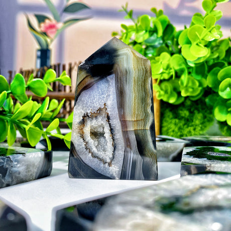 Random 1PC Black Sardonyx Geode Agate Point,Natural Crystal Point,Home Decoration,Holiday Gifts,Birthday Gifts