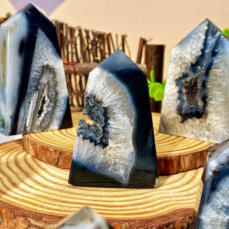 Random 1PC Black Sardonyx Geode Agate Point,Natural Crystal Point,Home Decoration,Holiday Gifts,Birthday Gifts