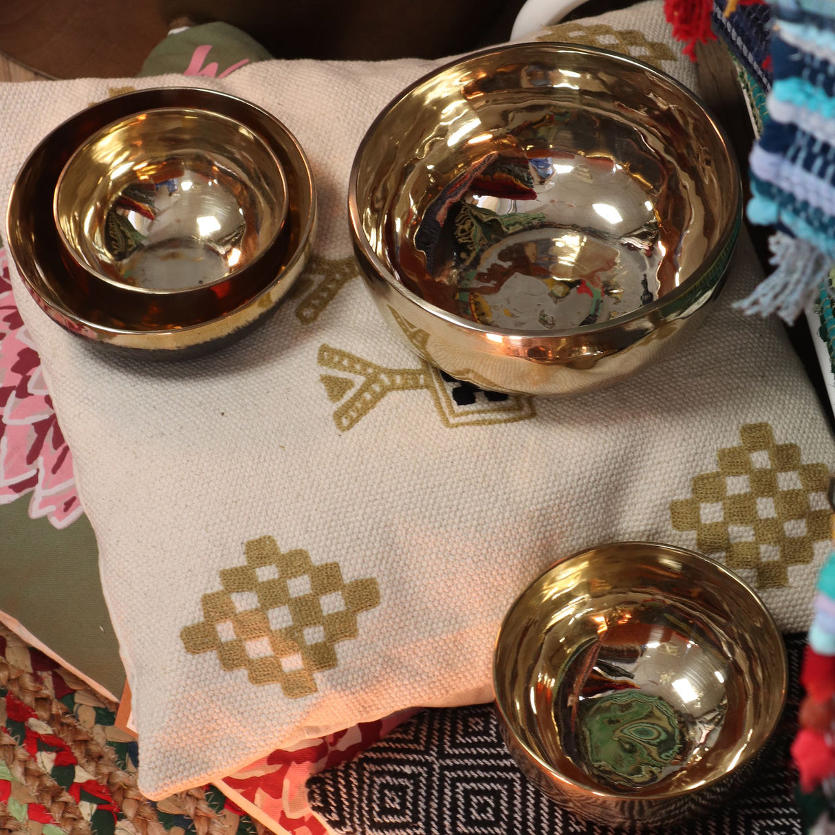 Extra Large Chaken Handmade Singing Bowl (approx 1200g) - 21cm